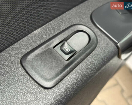 Чорний Дачія Duster, об'ємом двигуна 1.6 л та пробігом 159 тис. км за 10999 $, фото 35 на Automoto.ua