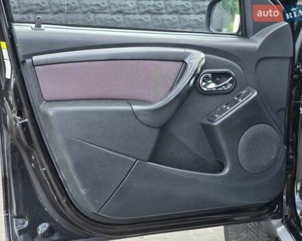 Черный Дачия Duster, объемом двигателя 1.2 л и пробегом 91 тыс. км за 10200 $, фото 7 на Automoto.ua