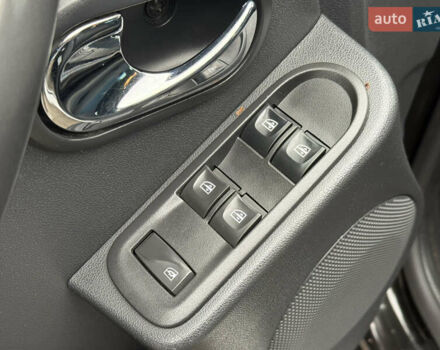 Черный Дачия Duster, объемом двигателя 1.6 л и пробегом 159 тыс. км за 10999 $, фото 31 на Automoto.ua