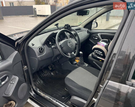 Чорний Дачія Duster, об'ємом двигуна 1.6 л та пробігом 134 тис. км за 11000 $, фото 5 на Automoto.ua