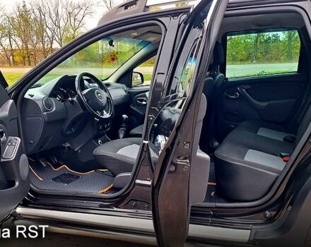 Черный Дачия Duster, объемом двигателя 1.5 л и пробегом 63 тыс. км за 13500 $, фото 8 на Automoto.ua