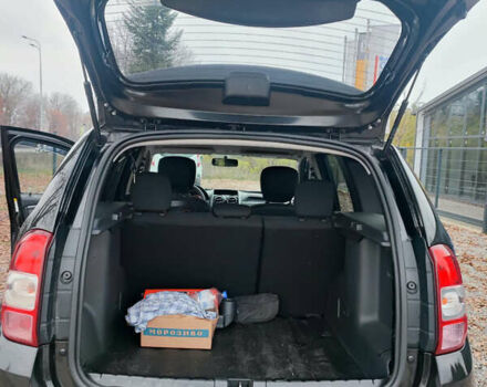 Черный Дачия Duster, объемом двигателя 1.2 л и пробегом 162 тыс. км за 9999 $, фото 5 на Automoto.ua