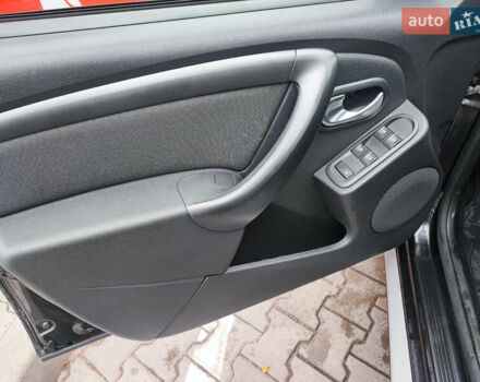 Черный Дачия Duster, объемом двигателя 1.2 л и пробегом 162 тыс. км за 9999 $, фото 11 на Automoto.ua