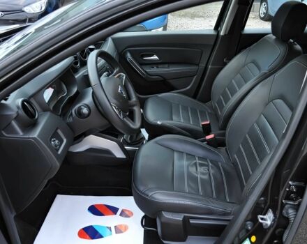 Черный Дачия Duster, объемом двигателя 1.5 л и пробегом 48 тыс. км за 4500 $, фото 9 на Automoto.ua