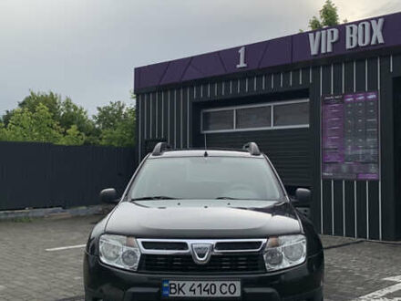 Дачия Duster 2010 в Ровно на Automoto.ua Черный Дачия Duster, объемом двигателя 1.6 л и пробегом 287 тыс. км за 7600 $, фото 1 на Automoto.ua