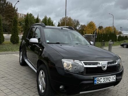 Черный Дачия Duster, объемом двигателя 1.5 л и пробегом 217 тыс. км за 8000 $, фото 1 на Automoto.ua