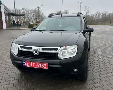 Черный Дачия Duster, объемом двигателя 1.6 л и пробегом 250 тыс. км за 8000 $, фото 1 на Automoto.ua