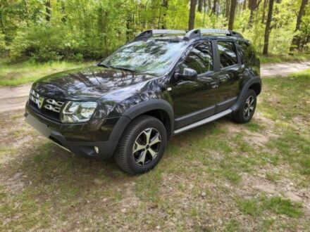 Дачия Duster 2017 в Чернигове на Automoto.ua Черный Дачия Duster, объемом двигателя 1.6 л и пробегом 123 тыс. км за 6000 $, фото 1 на Automoto.ua