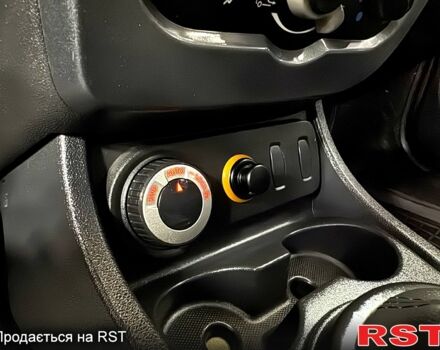 Коричневый Дачия Duster, объемом двигателя 15 л и пробегом 188 тыс. км за 9400 $, фото 12 на Automoto.ua
