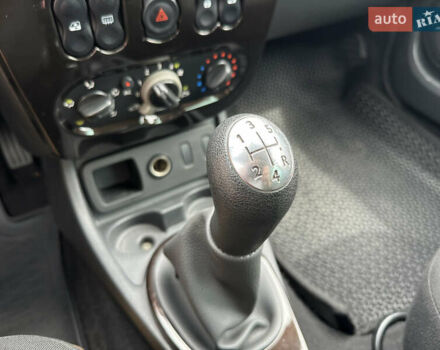 Коричневий Дачія Duster, об'ємом двигуна 1.6 л та пробігом 267 тис. км за 7500 $, фото 11 на Automoto.ua