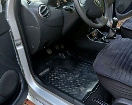 Дачия Duster, объемом двигателя 1.6 л и пробегом 200 тыс. км за 8350 $, фото 3 на Automoto.ua