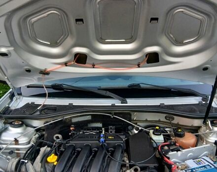 Дачия Duster, объемом двигателя 1.6 л и пробегом 200 тыс. км за 8350 $, фото 5 на Automoto.ua