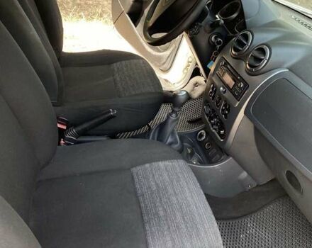 Дачия Duster, объемом двигателя 1.6 л и пробегом 259 тыс. км за 7400 $, фото 8 на Automoto.ua