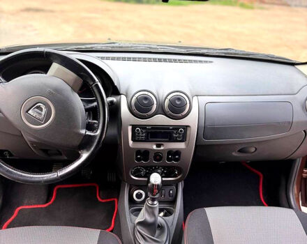 Дачия Duster, объемом двигателя 1.6 л и пробегом 193 тыс. км за 9100 $, фото 8 на Automoto.ua