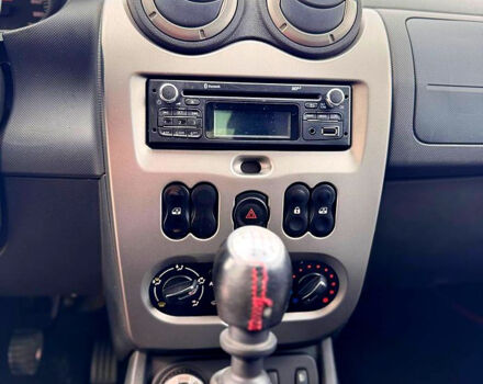 Дачия Duster, объемом двигателя 1.6 л и пробегом 193 тыс. км за 9100 $, фото 11 на Automoto.ua