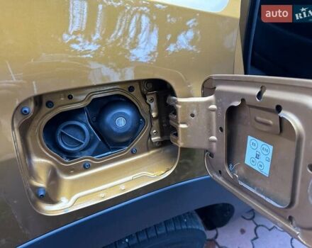 Желтый Дачия Duster, объемом двигателя 1.6 л и пробегом 165 тыс. км за 12900 $, фото 32 на Automoto.ua