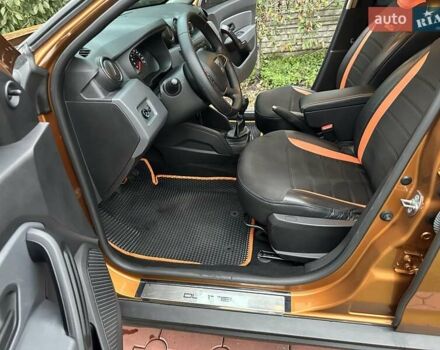 Желтый Дачия Duster, объемом двигателя 1.6 л и пробегом 165 тыс. км за 12900 $, фото 62 на Automoto.ua