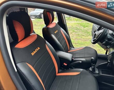 Желтый Дачия Duster, объемом двигателя 1.6 л и пробегом 165 тыс. км за 12900 $, фото 28 на Automoto.ua
