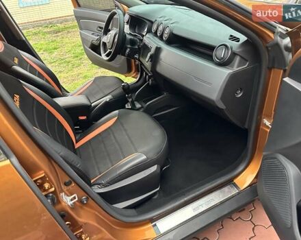 Желтый Дачия Duster, объемом двигателя 1.6 л и пробегом 165 тыс. км за 12900 $, фото 26 на Automoto.ua
