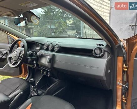 Желтый Дачия Duster, объемом двигателя 1.6 л и пробегом 165 тыс. км за 12900 $, фото 29 на Automoto.ua
