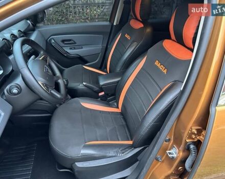 Желтый Дачия Duster, объемом двигателя 1.6 л и пробегом 165 тыс. км за 12900 $, фото 20 на Automoto.ua