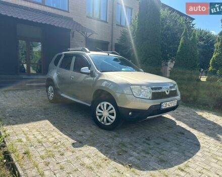 Желтый Дачия Duster, объемом двигателя 1.46 л и пробегом 229 тыс. км за 8700 $, фото 1 на Automoto.ua