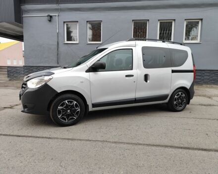 Серый Дачия Duster, объемом двигателя 1.6 л и пробегом 210 тыс. км за 6500 $, фото 2 на Automoto.ua