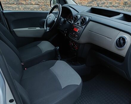 Серый Дачия Duster, объемом двигателя 1.6 л и пробегом 210 тыс. км за 6500 $, фото 11 на Automoto.ua