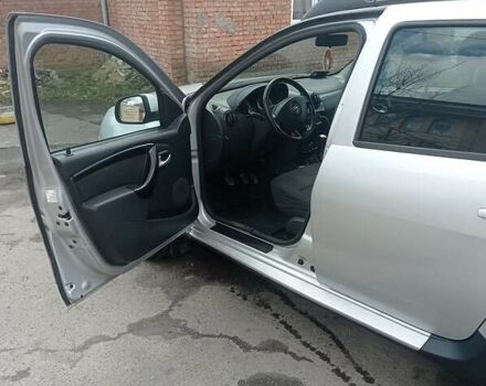 Серый Дачия Duster, объемом двигателя 1.6 л и пробегом 227 тыс. км за 8000 $, фото 1 на Automoto.ua