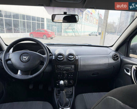 Серый Дачия Duster, объемом двигателя 1.6 л и пробегом 107 тыс. км за 7300 $, фото 10 на Automoto.ua