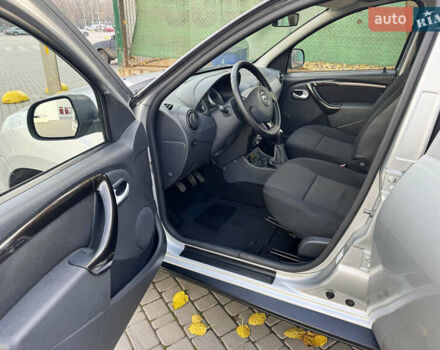 Серый Дачия Duster, объемом двигателя 1.6 л и пробегом 107 тыс. км за 7300 $, фото 9 на Automoto.ua