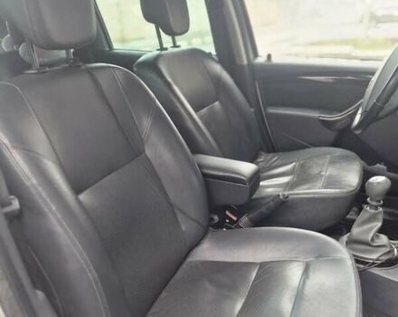 Серый Дачия Duster, объемом двигателя 1.46 л и пробегом 216 тыс. км за 11000 $, фото 7 на Automoto.ua