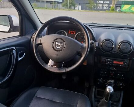Сірий Дачія Duster, об'ємом двигуна 1.6 л та пробігом 169 тис. км за 8200 $, фото 6 на Automoto.ua