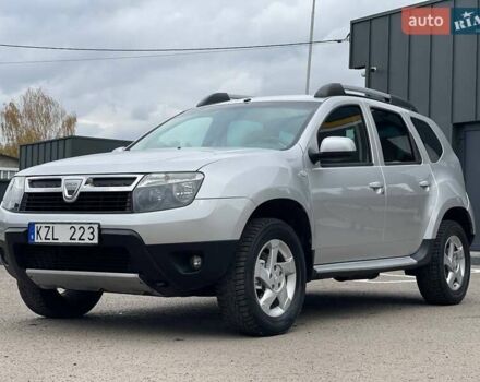 Серый Дачия Duster, объемом двигателя 1.6 л и пробегом 146 тыс. км за 8650 $, фото 2 на Automoto.ua
