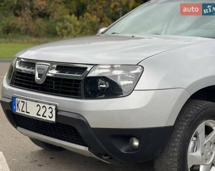 Серый Дачия Duster, объемом двигателя 1.6 л и пробегом 146 тыс. км за 8650 $, фото 3 на Automoto.ua