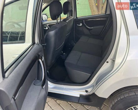 Серый Дачия Duster, объемом двигателя 1.6 л и пробегом 107 тыс. км за 7300 $, фото 8 на Automoto.ua
