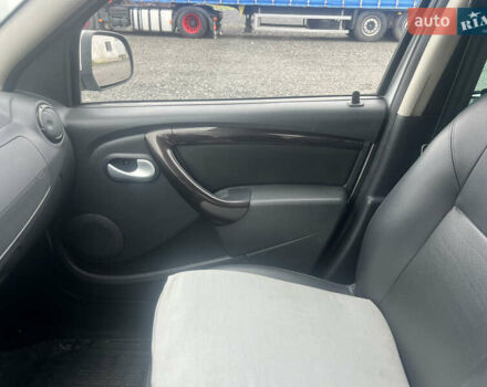 Сірий Дачія Duster, об'ємом двигуна 1.6 л та пробігом 133 тис. км за 7800 $, фото 1 на Automoto.ua