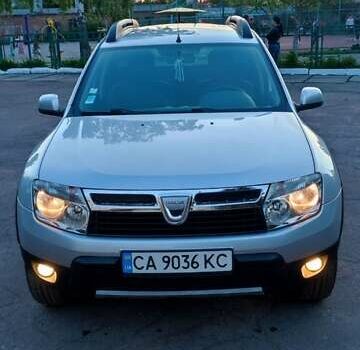 Серый Дачия Duster, объемом двигателя 1.46 л и пробегом 109 тыс. км за 8850 $, фото 1 на Automoto.ua