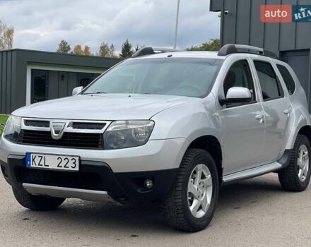 Серый Дачия Duster, объемом двигателя 1.6 л и пробегом 146 тыс. км за 8650 $, фото 1 на Automoto.ua