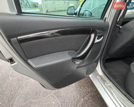Серый Дачия Duster, объемом двигателя 1.6 л и пробегом 185 тыс. км за 9200 $, фото 14 на Automoto.ua