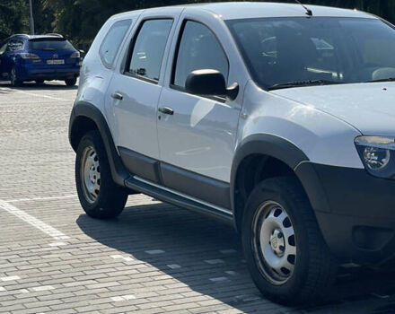 Серый Дачия Duster, объемом двигателя 1.6 л и пробегом 235 тыс. км за 8200 $, фото 4 на Automoto.ua