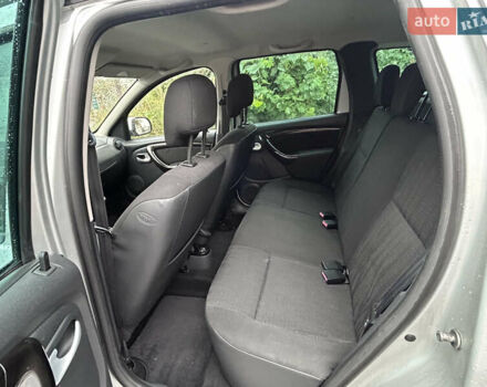 Серый Дачия Duster, объемом двигателя 1.6 л и пробегом 185 тыс. км за 9200 $, фото 10 на Automoto.ua