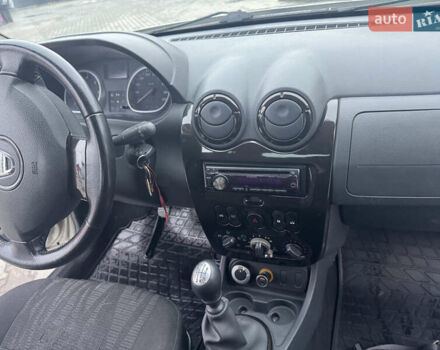 Сірий Дачія Duster, об'ємом двигуна 1.46 л та пробігом 196 тис. км за 10500 $, фото 37 на Automoto.ua