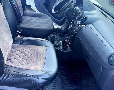 Серый Дачия Duster, объемом двигателя 1.6 л и пробегом 130 тыс. км за 7200 $, фото 8 на Automoto.ua