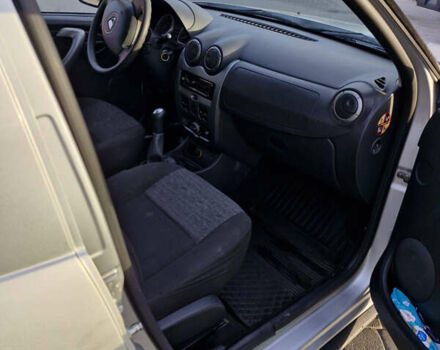 Серый Дачия Duster, объемом двигателя 1.6 л и пробегом 130 тыс. км за 8000 $, фото 7 на Automoto.ua