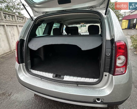 Серый Дачия Duster, объемом двигателя 1.6 л и пробегом 185 тыс. км за 9200 $, фото 9 на Automoto.ua