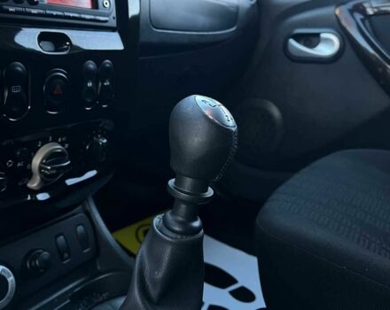 Сірий Дачія Duster, об'ємом двигуна 1.5 л та пробігом 256 тис. км за 9500 $, фото 13 на Automoto.ua