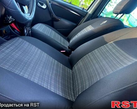 Серый Дачия Duster, объемом двигателя 1.5 л и пробегом 168 тыс. км за 8250 $, фото 6 на Automoto.ua