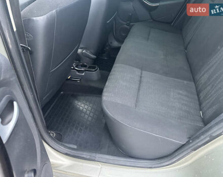 Сірий Дачія Duster, об'ємом двигуна 1.46 л та пробігом 196 тис. км за 10500 $, фото 27 на Automoto.ua