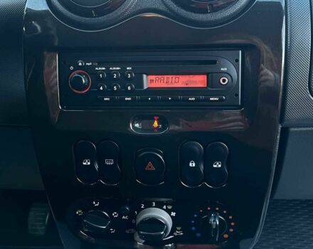 Сірий Дачія Duster, об'ємом двигуна 1.5 л та пробігом 256 тис. км за 9500 $, фото 11 на Automoto.ua